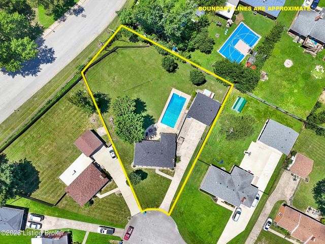 9910 Fireside Dr, Louisville, KY 40272