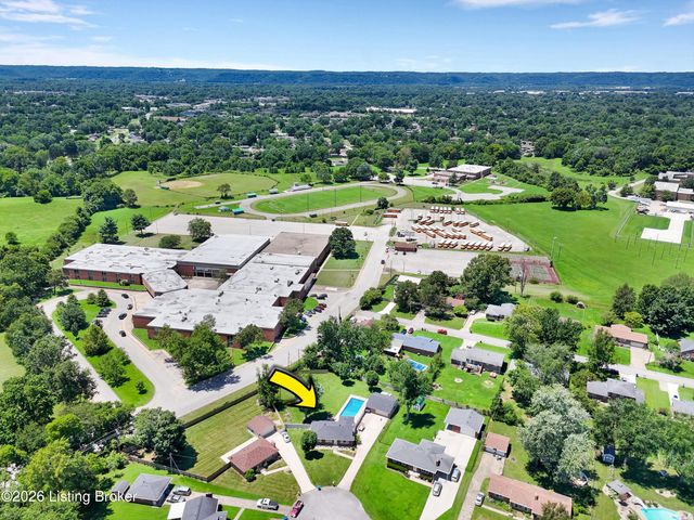 9910 Fireside Dr, Louisville, KY 40272