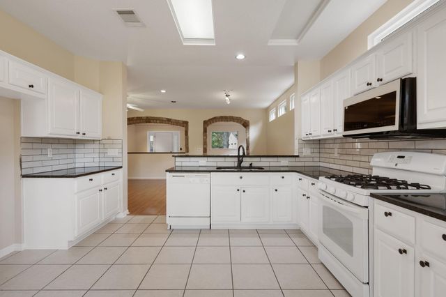 118 Bass ST, Georgetown, TX 78633