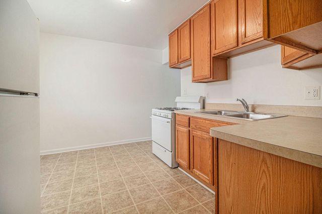 2886 Appleridge Street, Ypsilanti Twp, MI 48198