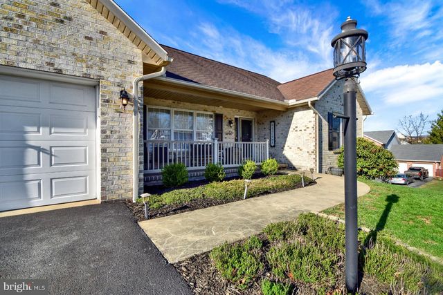 204 JADE DRIVE, Chambersburg, PA 17202