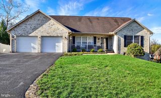204 JADE DRIVE, Chambersburg, PA 17202