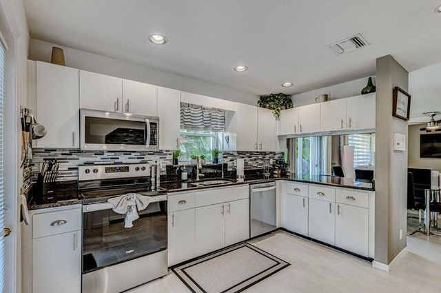 18174 SE Fairview Circle, Tequesta, FL 33469