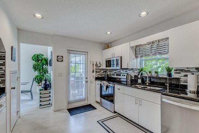 18174 SE Fairview Circle, Tequesta, FL 33469