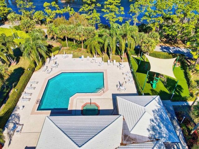 18174 SE Fairview Circle, Tequesta, FL 33469