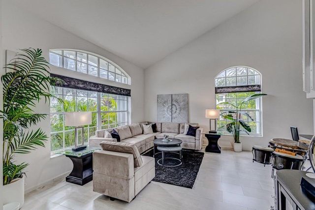 18174 SE Fairview Circle, Tequesta, FL 33469