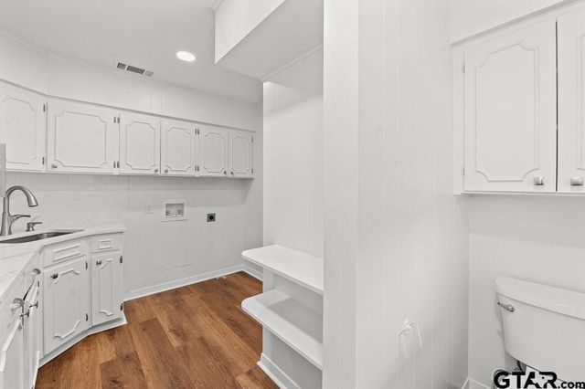 512 E Lane St, Quitman, TX 75783