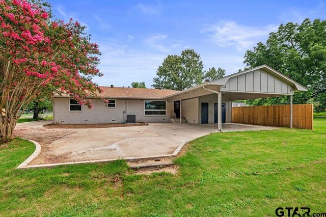 512 E Lane St, Quitman, TX 75783