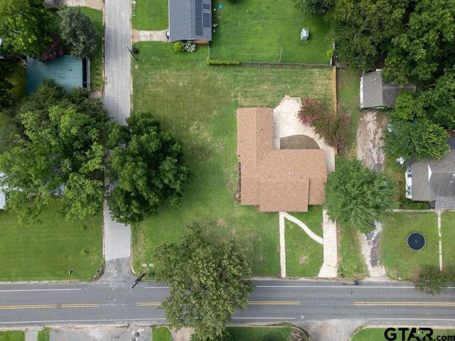 512 E Lane St, Quitman, TX 75783