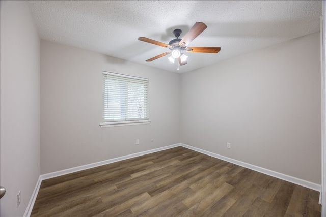 532 Kent Drive, Lewisville, TX 75067