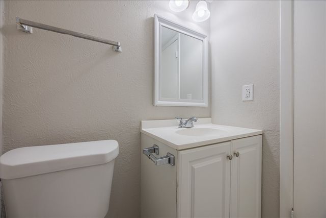 532 Kent Drive, Lewisville, TX 75067