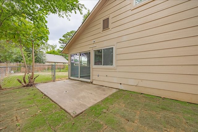 532 Kent Drive, Lewisville, TX 75067
