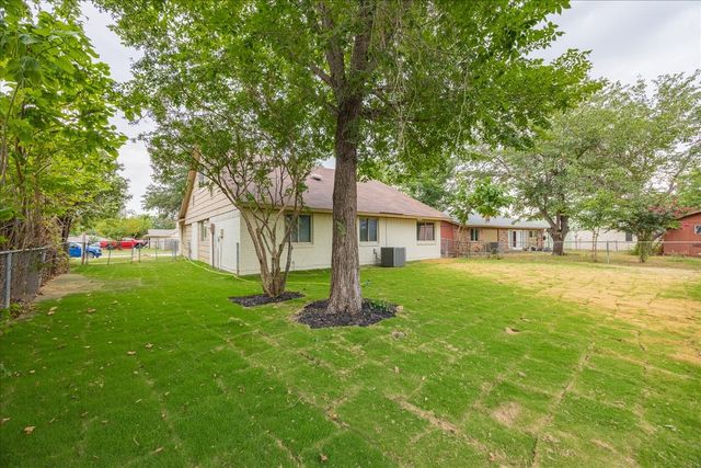 532 Kent Drive, Lewisville, TX 75067