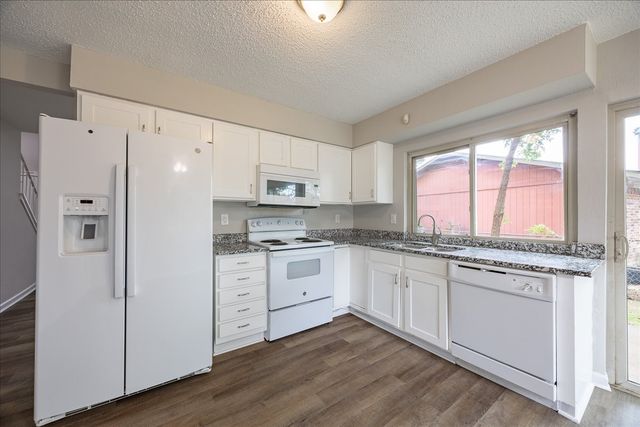 532 Kent Drive, Lewisville, TX 75067