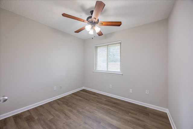 532 Kent Drive, Lewisville, TX 75067