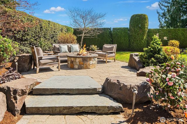 23308 SE 47th Way, Sammamish, WA 98075