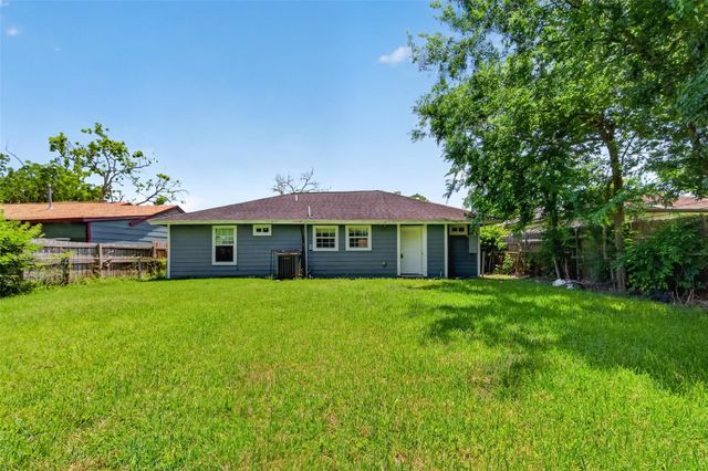 3031 Groton Drive, Houston, TX 77051