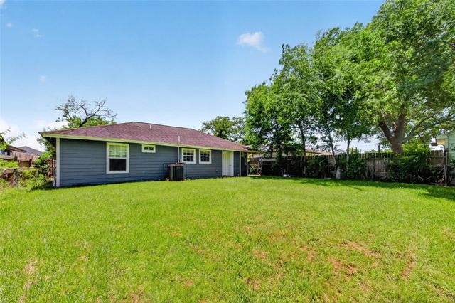 3031 Groton Drive, Houston, TX 77051