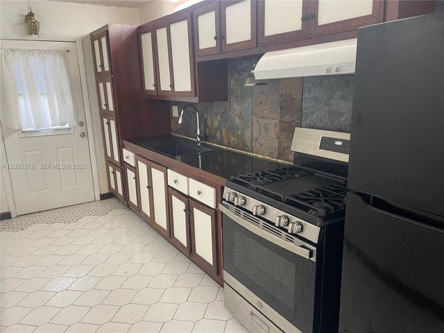 130 NE 202nd Ter S31, Miami Gardens, FL 33179