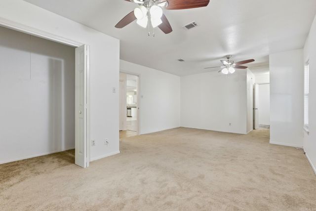 12621 Valleywood Dr, Little Rock, AR 72211