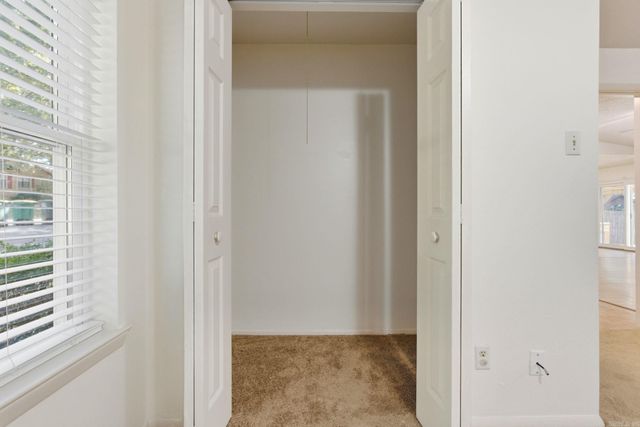 12621 Valleywood Dr, Little Rock, AR 72211