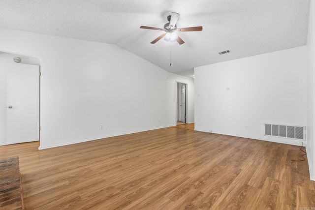 12621 Valleywood Dr, Little Rock, AR 72211