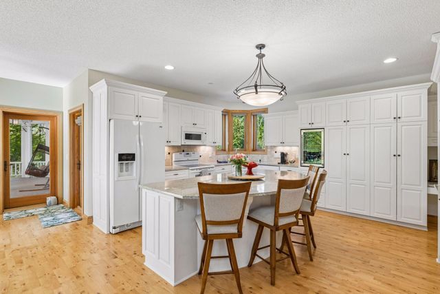4854 Linden Trail N, Lake Elmo, MN 55042