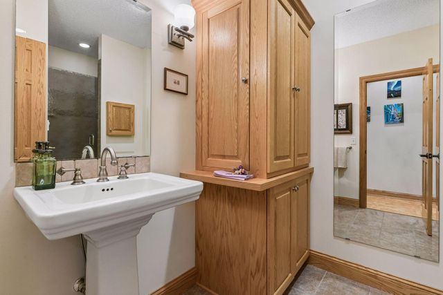 4854 Linden Trail N, Lake Elmo, MN 55042