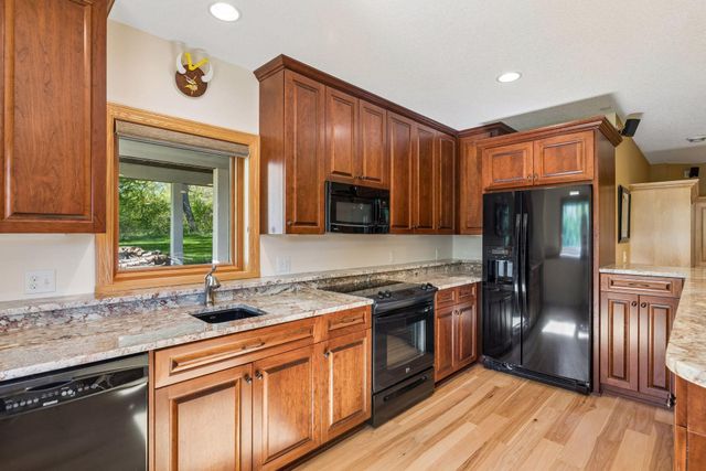 4854 Linden Trail N, Lake Elmo, MN 55042