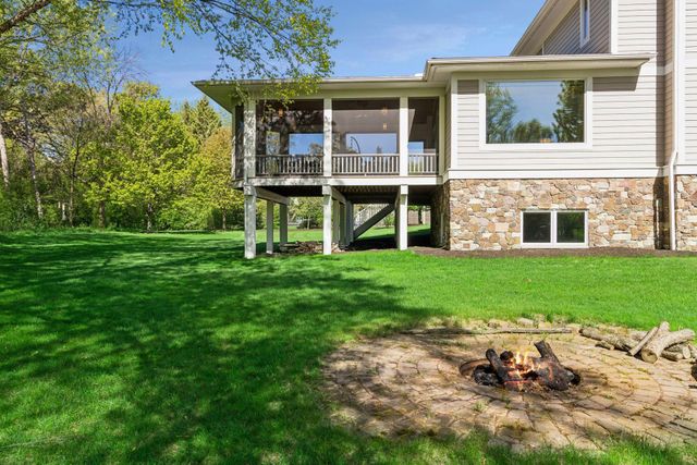 4854 Linden Trail N, Lake Elmo, MN 55042