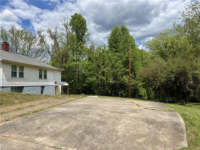 1098 6th Street A & B, North Wilkesboro, NC 28659