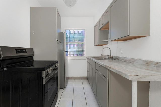 302 SW 15th Street, Dania Beach, FL 33004