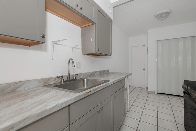 302 SW 15th Street, Dania Beach, FL 33004