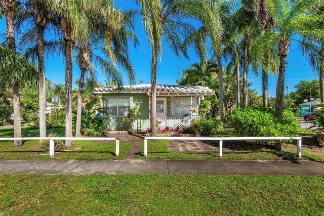 302 SW 15th Street, Dania Beach, FL 33004