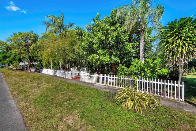 302 SW 15th Street, Dania Beach, FL 33004