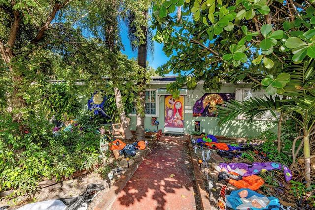 302 SW 15th Street, Dania Beach, FL 33004