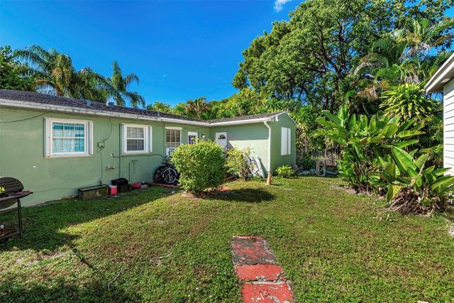 302 SW 15th Street, Dania Beach, FL 33004