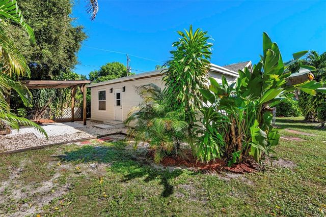 302 SW 15th Street, Dania Beach, FL 33004