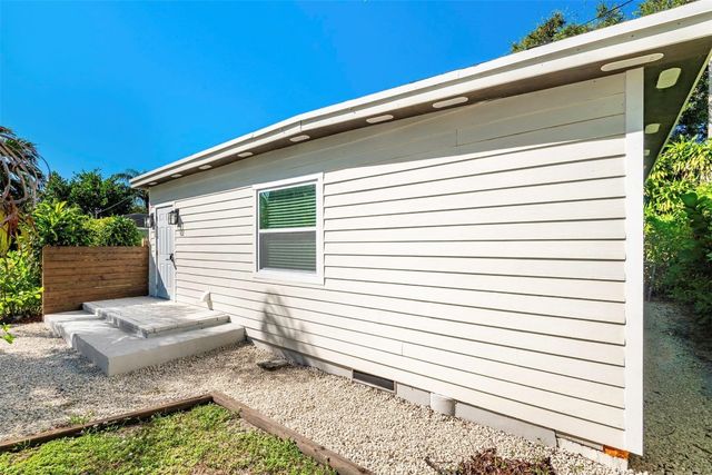 302 SW 15th Street, Dania Beach, FL 33004