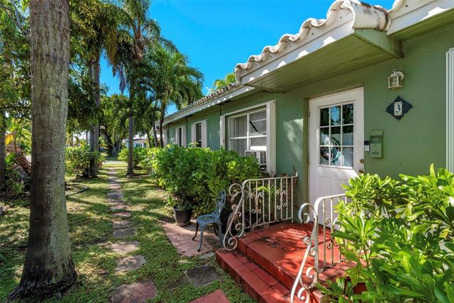 302 SW 15th Street, Dania Beach, FL 33004