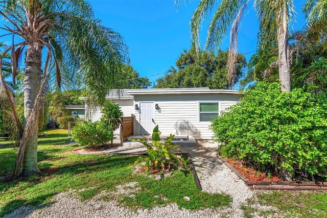 302 SW 15th Street, Dania Beach, FL 33004