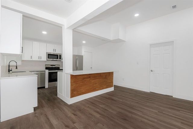 302 SW 15th Street, Dania Beach, FL 33004