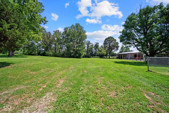 1519 E Springhill Drive, Terre Haute, IN 47802