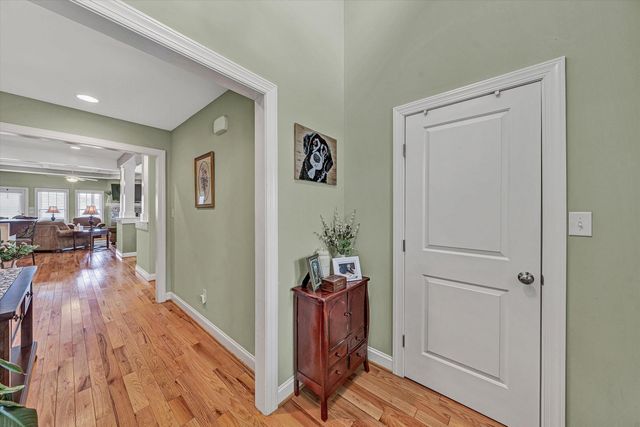 5690 Sullivan LN, Roanoke, VA 24012