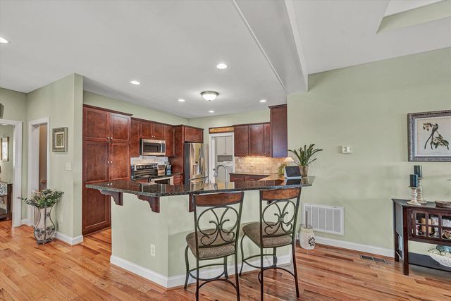 5690 Sullivan LN, Roanoke, VA 24012