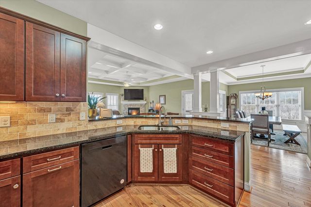 5690 Sullivan LN, Roanoke, VA 24012