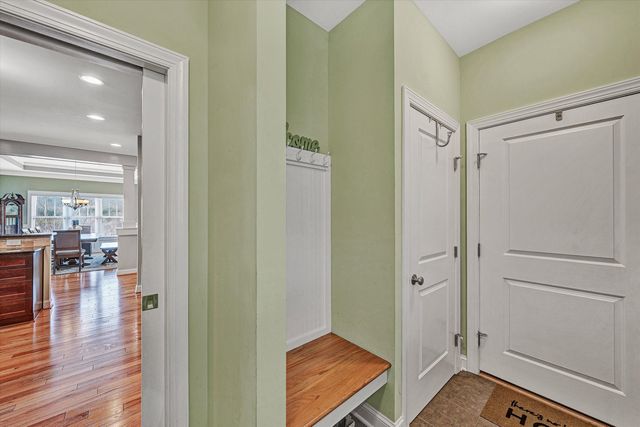 5690 Sullivan LN, Roanoke, VA 24012