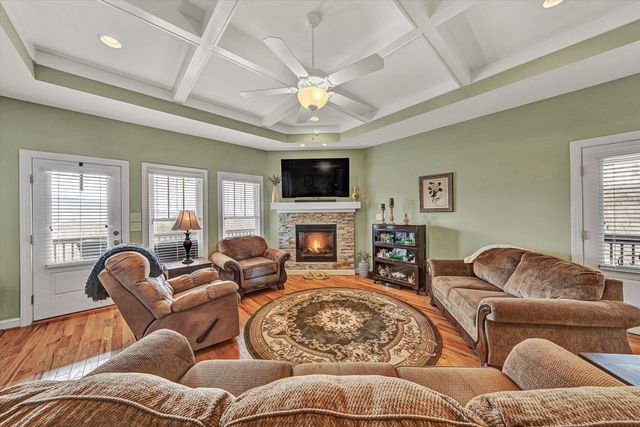 5690 Sullivan LN, Roanoke, VA 24012