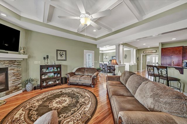 5690 Sullivan LN, Roanoke, VA 24012