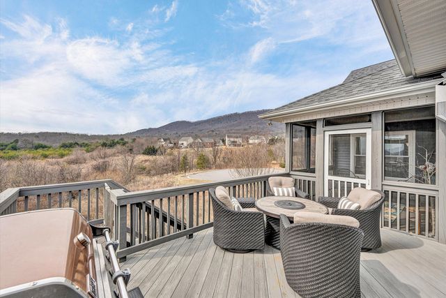 5690 Sullivan LN, Roanoke, VA 24012